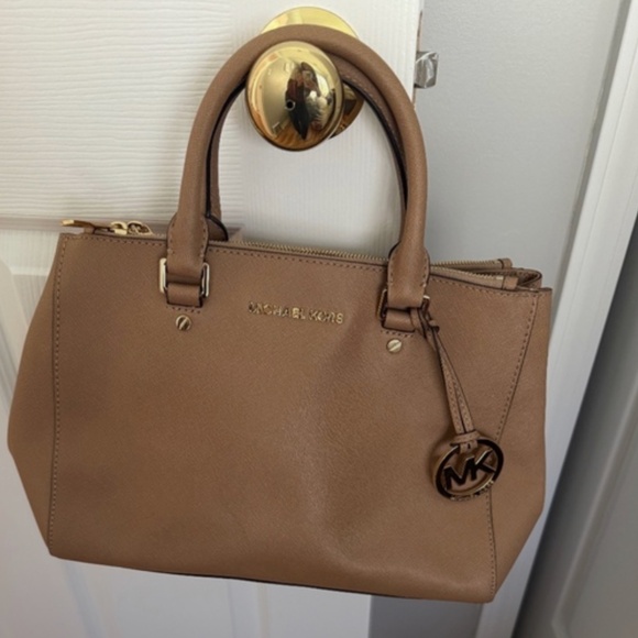 Michael Kors beige bag - Picture 8 of 8